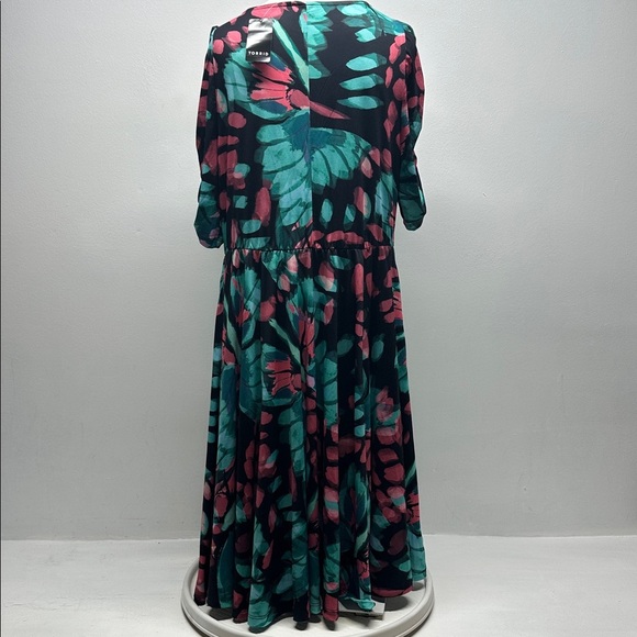 Torrid Dress Cinched Front Puff Sleeve Stretch Skater Butterfly New Plus Size 1X - Picture 5 of 11